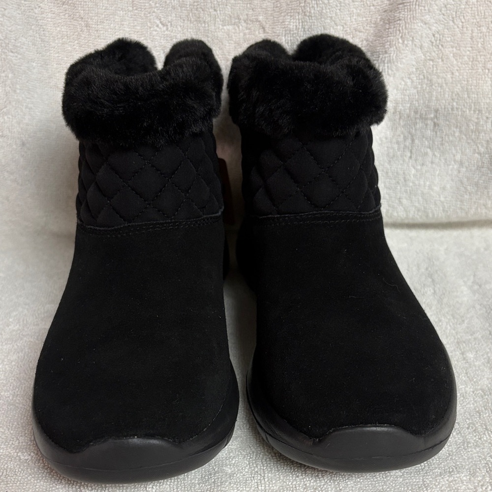 Skechers Slip Ins Women's Black Quilted Winter Boots - Picture 6 of 9